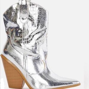Cape Robbin Silver Women’s Western Cowboy Carter Energy Ankle Boots.